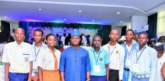 Pix - Governor r Yahaya Bello flanked by the winners of PAAYEF Inter School Quiz Competition, from Left: Musa Alhassan Abdullahi from Government Secondary School, Tijani Sadiq from demonstration Standard College, Okenya, Ester Itopa from Harmony Secondary School Sanni Abdulazeez from Ebira Community Secondary School, Ogaminana, Aboh David Ojochegbe from St Peter’s College, Idah and Seidu Adavuruku from Ebira Community Secondary School