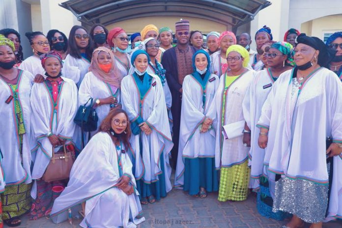 Governor Yahaya Bello with the National Coalition for Women Support Group