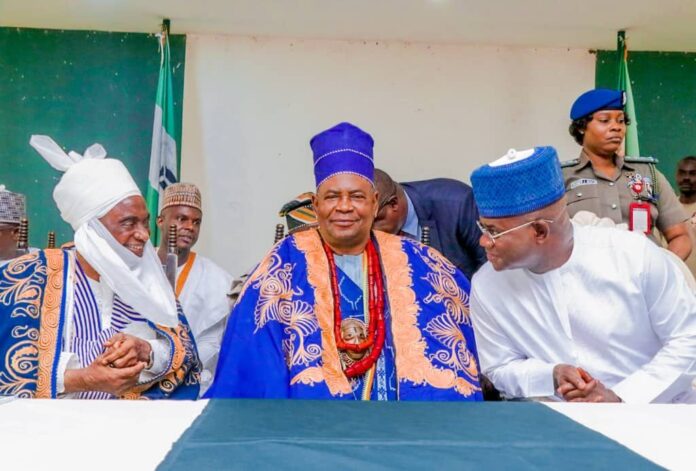 Governor Yahaya Bello (Right), HRM Mathew Opaluwa Ogwuche-Akpa II, the Atta Igala (Middle) HRM Dr Ado Ibrahim, the Ohinoyi of Ebiraland (Left) during the security meeting with the governor on Tuesday, 02/08/2022