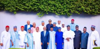 President Bola Ahmed Tinubu flanked by the Secretary to the Government of the Federation, George Akume, Chief of Staff, Femi Gbajabiamila, and the Class of 1999 governors who paid him a courtesy visit at the State House, Abuja on Wednesday.