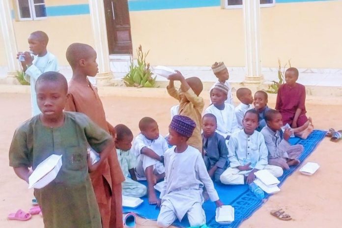 Mallam Inuwa Foundation feeds 500 persons during Ramadan