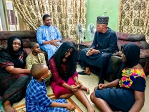 The VP at the Residence of his Former Bank Colleague during a Condolence Visit